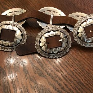 BRIGHTON Western Womens Brn leather belt w Conchos